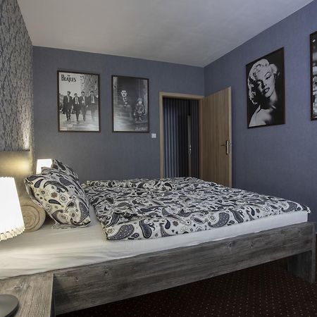 Restaurace Stara Lipa Hotel Česká Lípa Buitenkant foto
