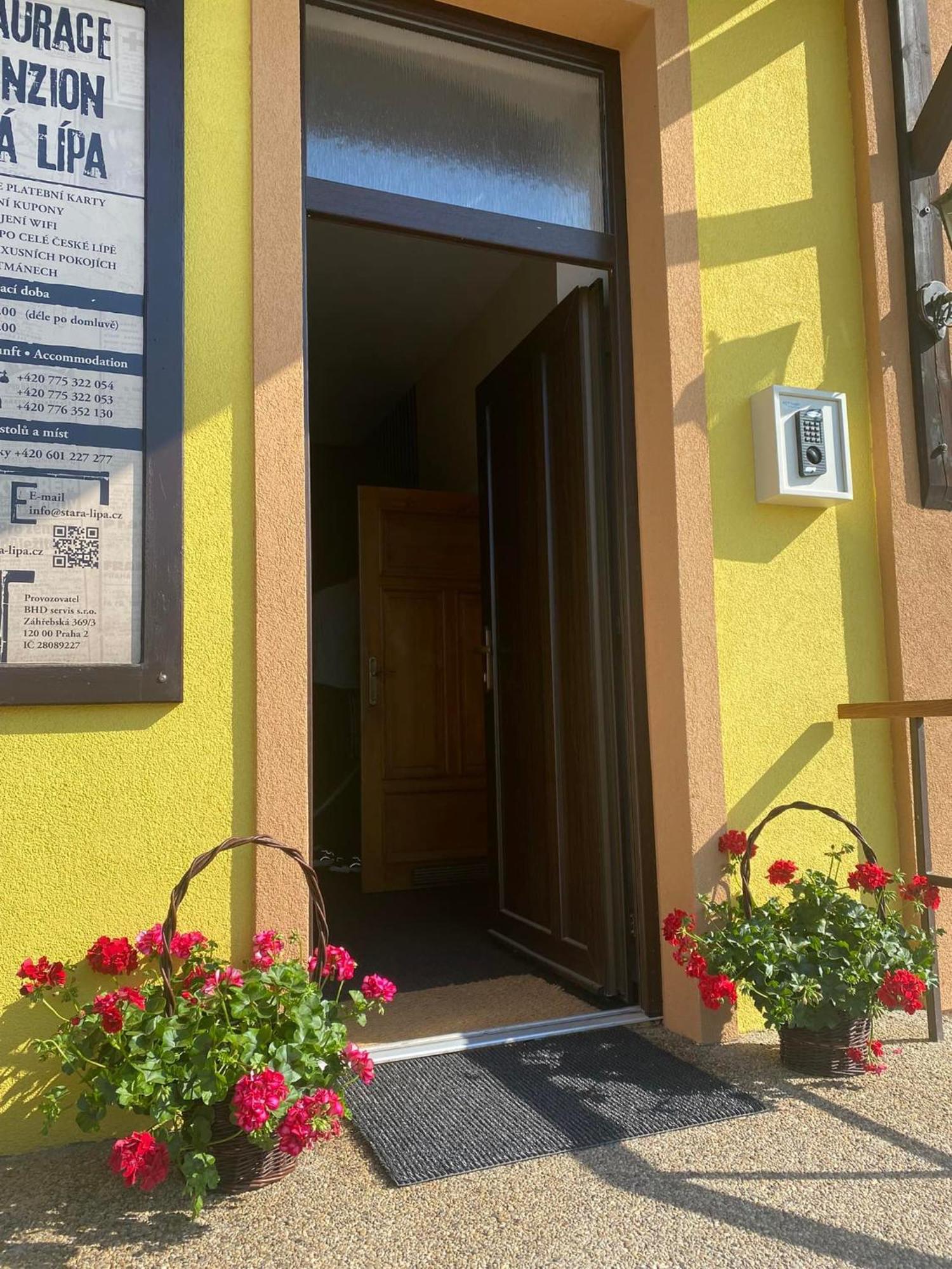 Restaurace Stara Lipa Hotel Česká Lípa Buitenkant foto