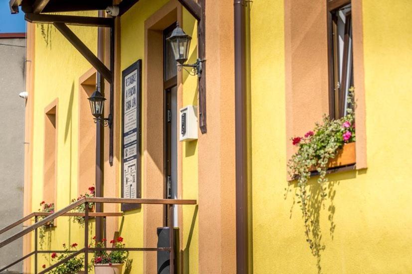 Restaurace Stara Lipa Hotel Česká Lípa Buitenkant foto