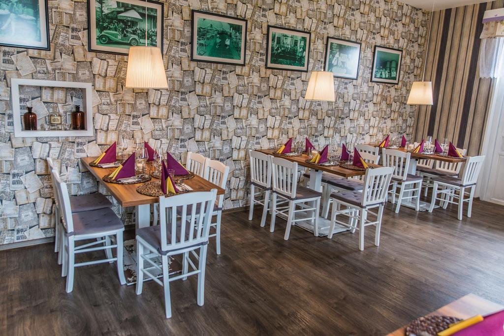 Restaurace Stara Lipa Hotel Česká Lípa Buitenkant foto
