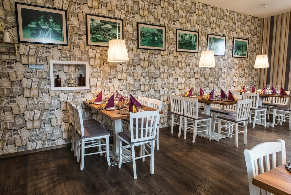 Restaurace Stara Lipa Hotel Česká Lípa Buitenkant foto